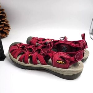 KEEN Whisper Women 8 Waterproof Hiking Trekking H20 Sandals BEET RED